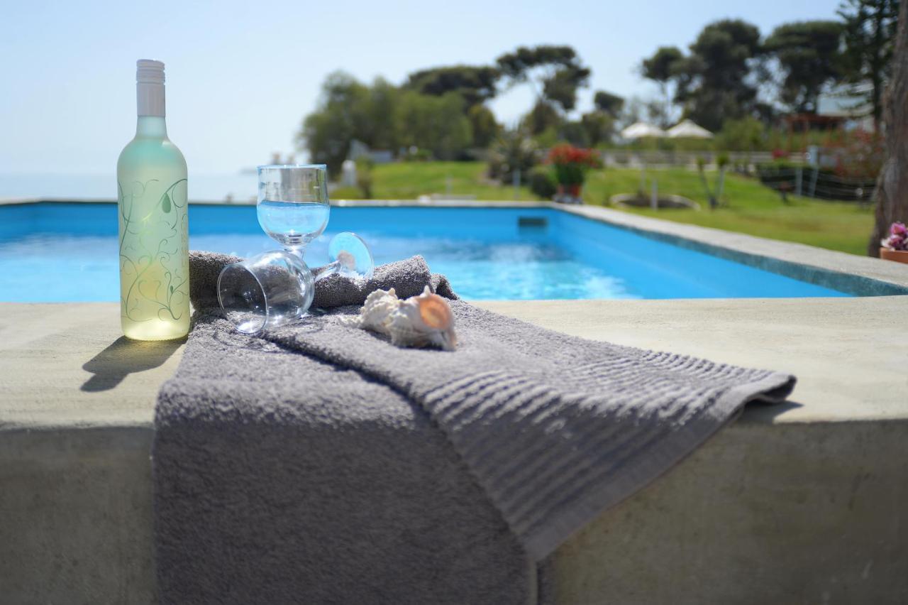 Kamari  Antorina Beachfront Villas With Private Pools מראה חיצוני תמונה