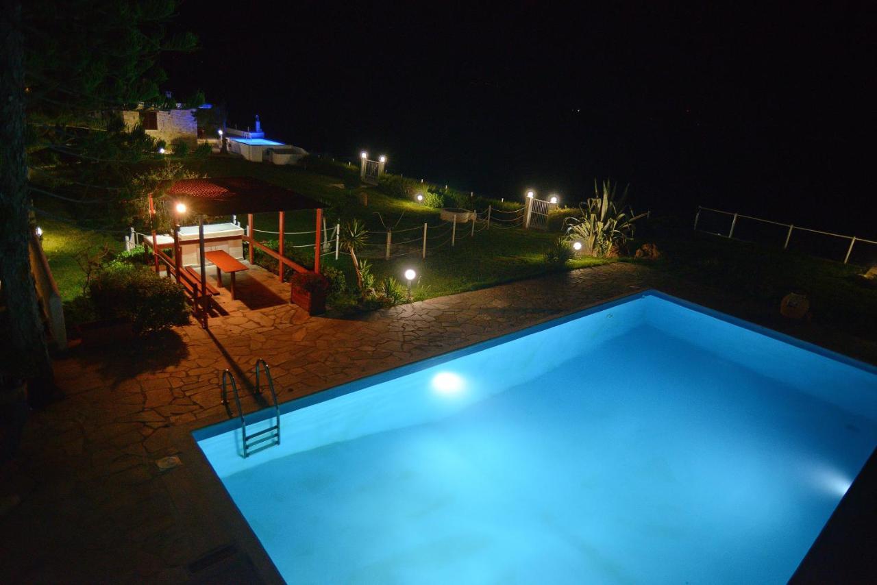 Kamari  Antorina Beachfront Villas With Private Pools מראה חיצוני תמונה