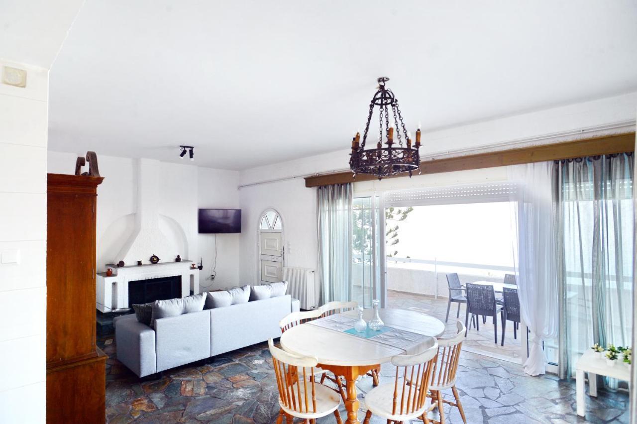 Kamari  Antorina Beachfront Villas With Private Pools מראה חיצוני תמונה