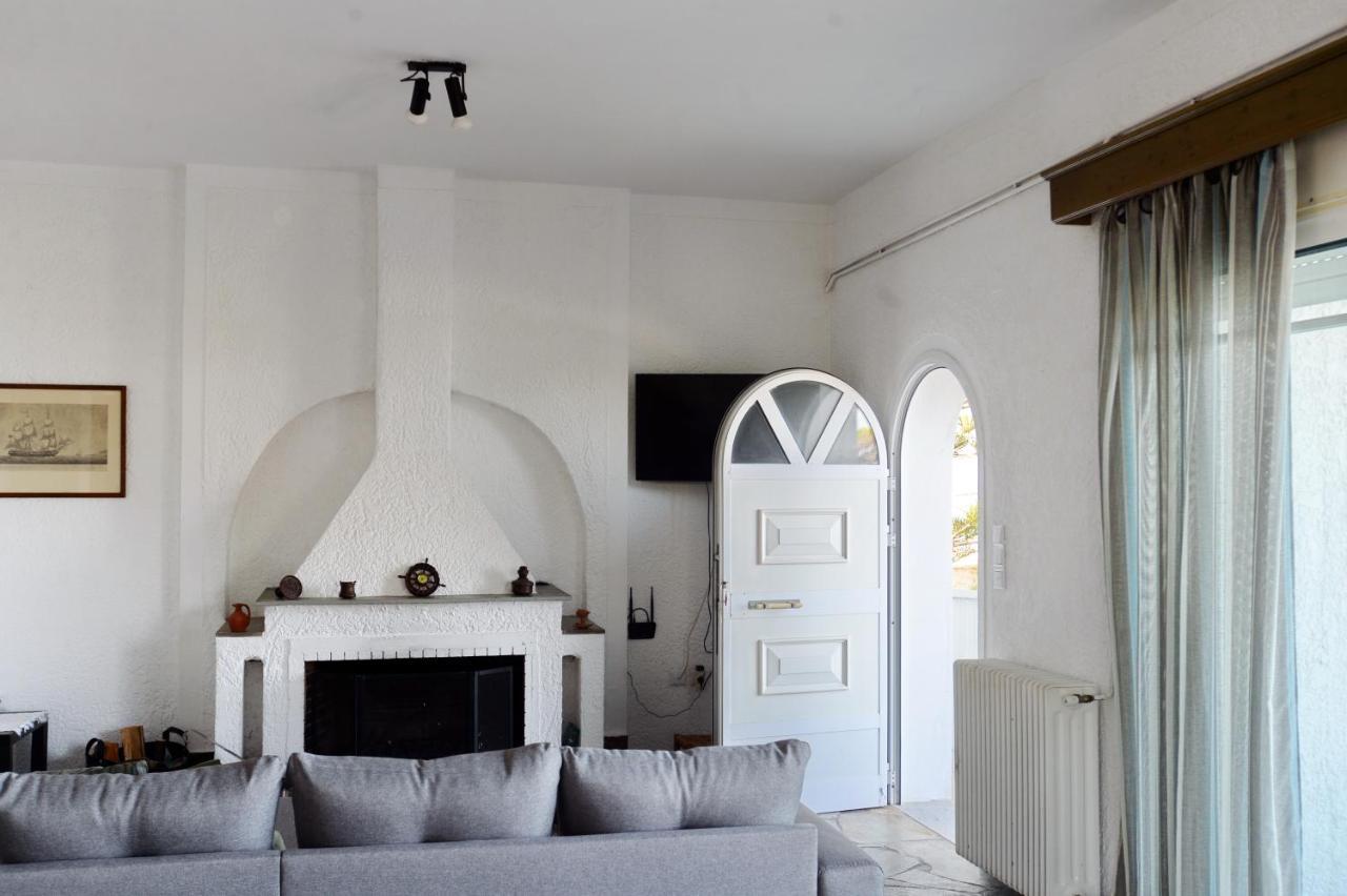 Kamari  Antorina Beachfront Villas With Private Pools מראה חיצוני תמונה