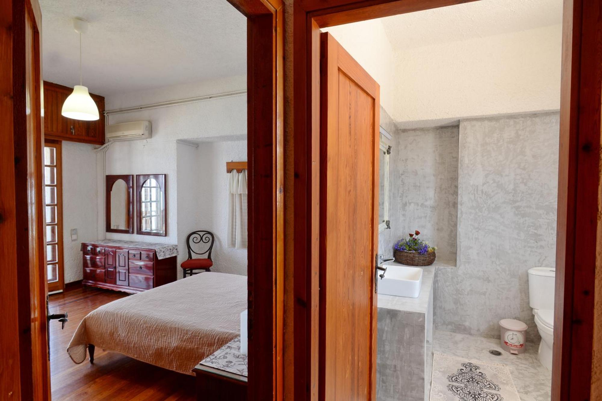 Kamari  Antorina Beachfront Villas With Private Pools מראה חיצוני תמונה