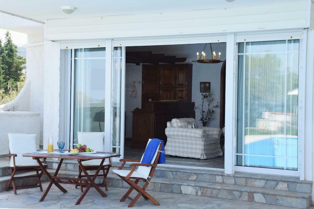 Kamari  Antorina Beachfront Villas With Private Pools מראה חיצוני תמונה